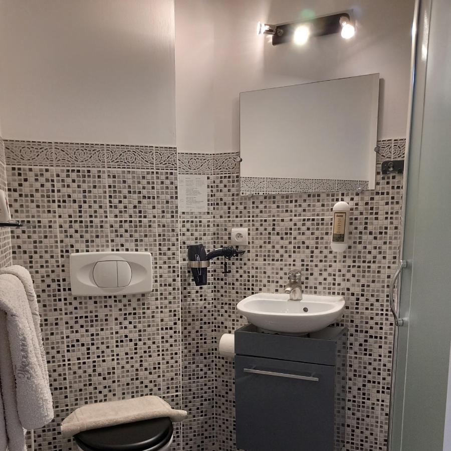 Hotel Ferme De Lagrave Coux-et-Bigaroque-Mouzens Esterno foto